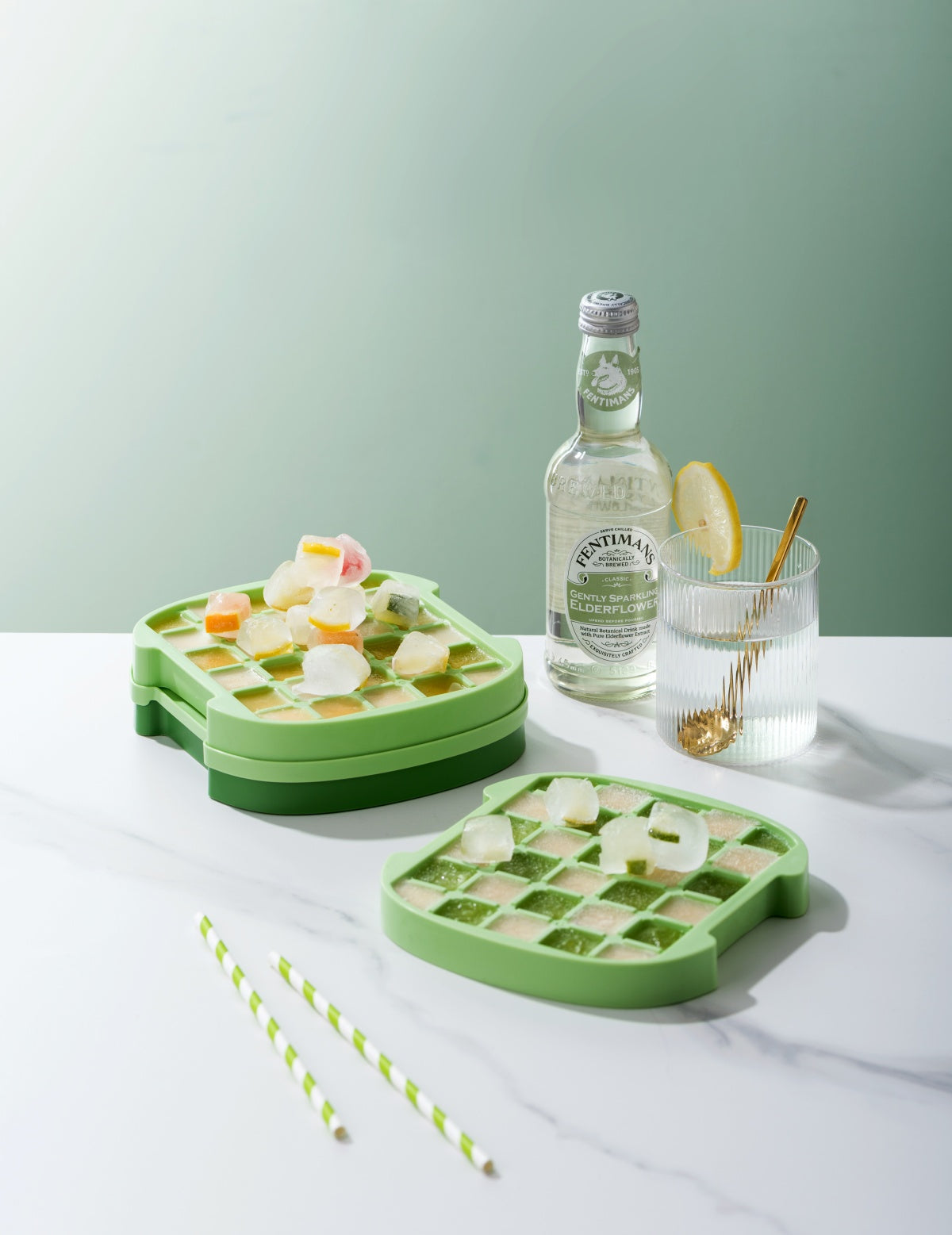 Pinmoo All-in-3 Ice Cube Tray & Storage Bucket Set