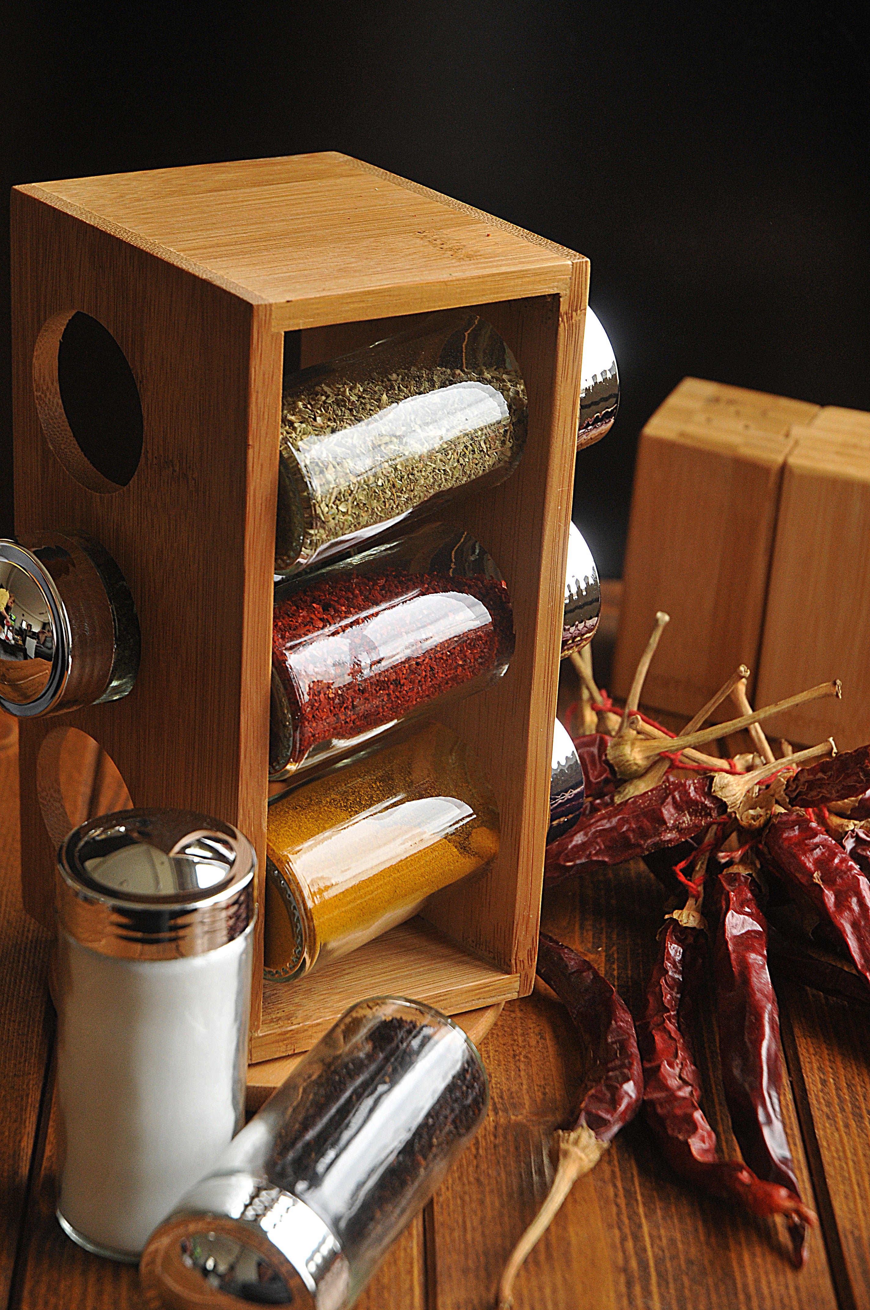 Tina - Rotating Spice Rack with 6 Bottles