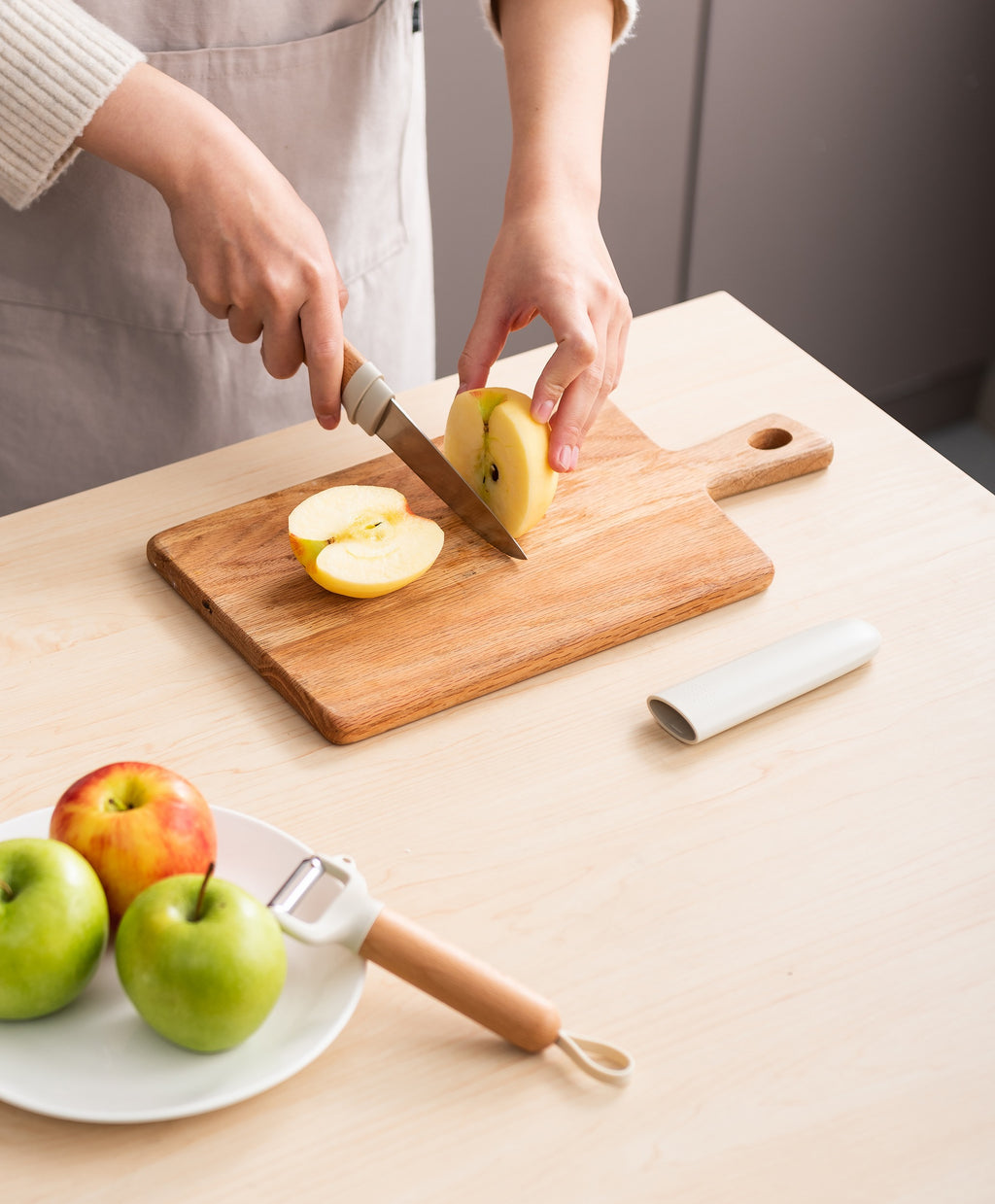 Pinmoo Design Fruit Knife with Protective Cover – Cream