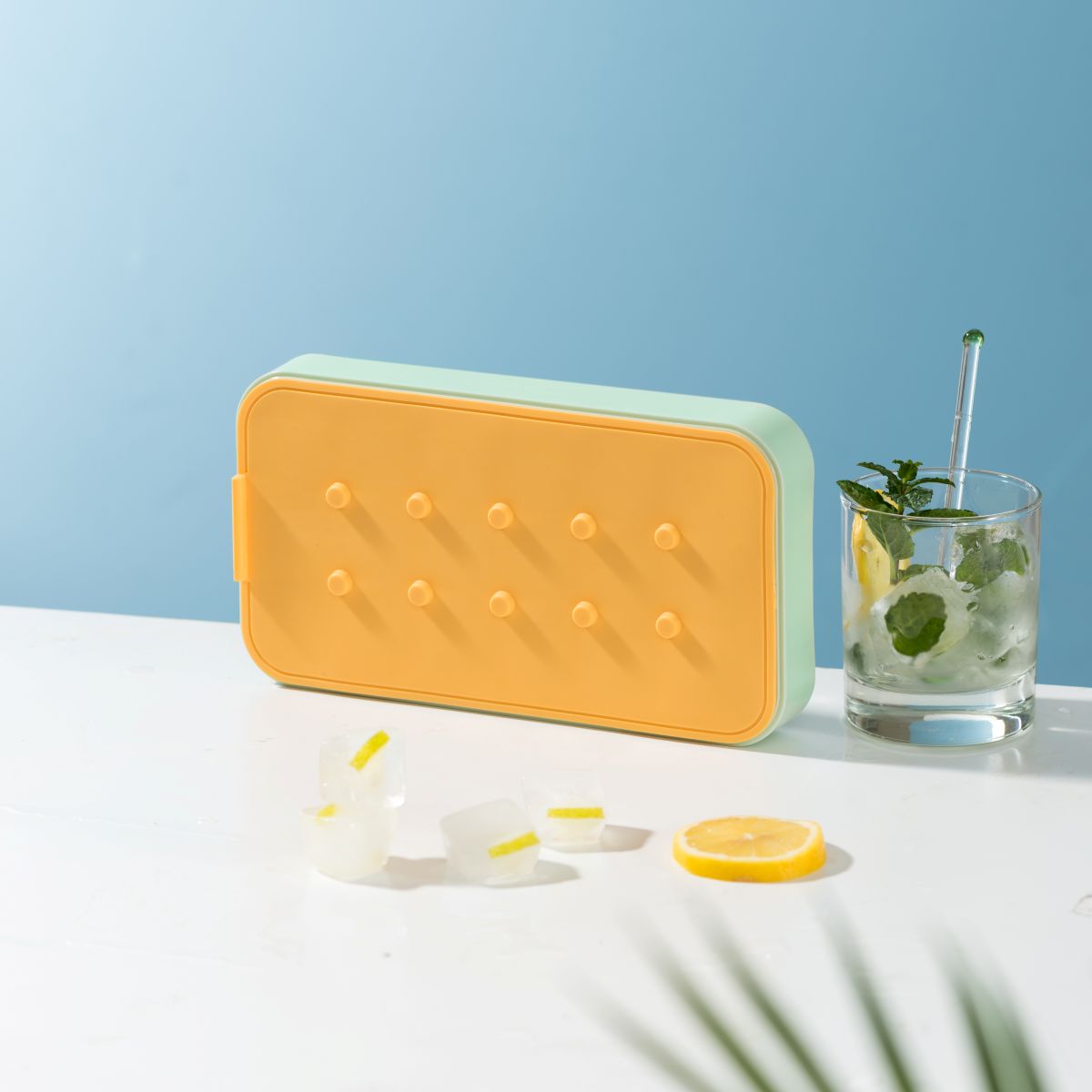 Pinmoo Silicone Ice Cube Tray with Storage Box – Green/Yellow