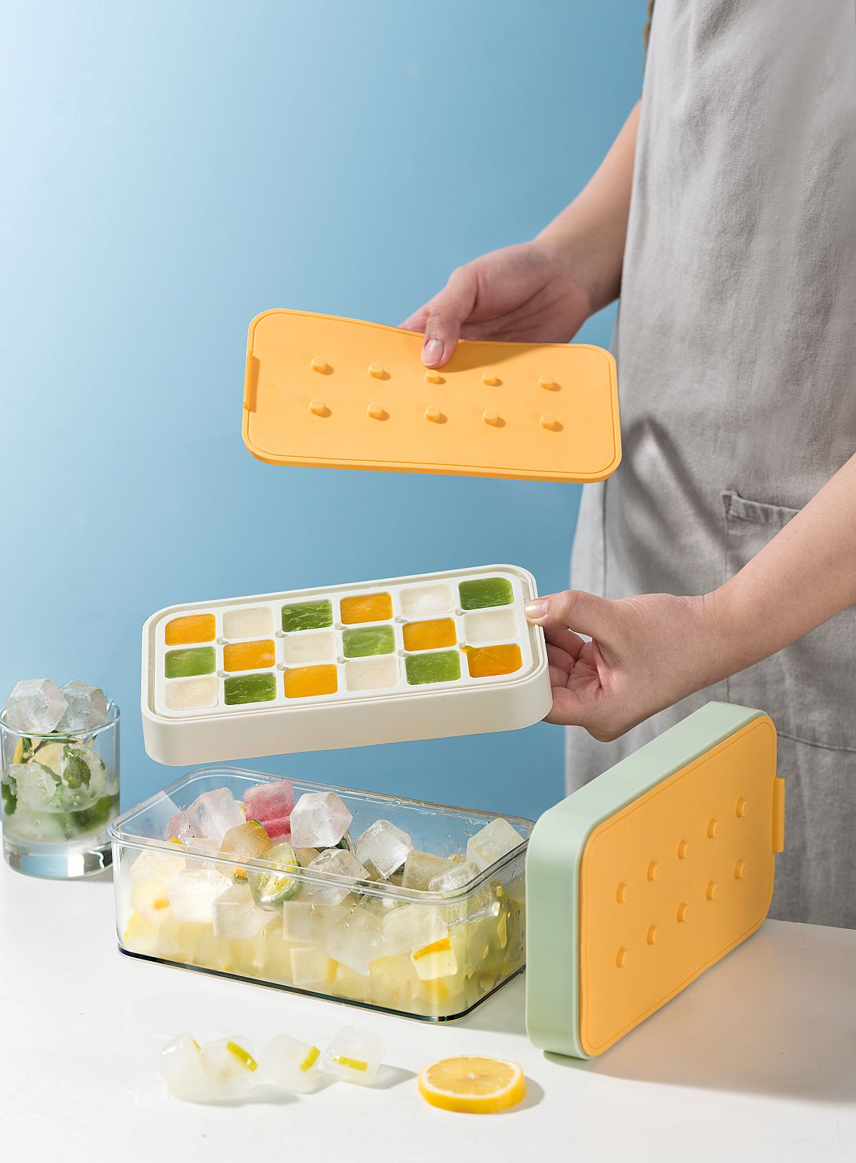 Pinmoo Silicone Ice Cube Tray with Storage Box – Green/Yellow