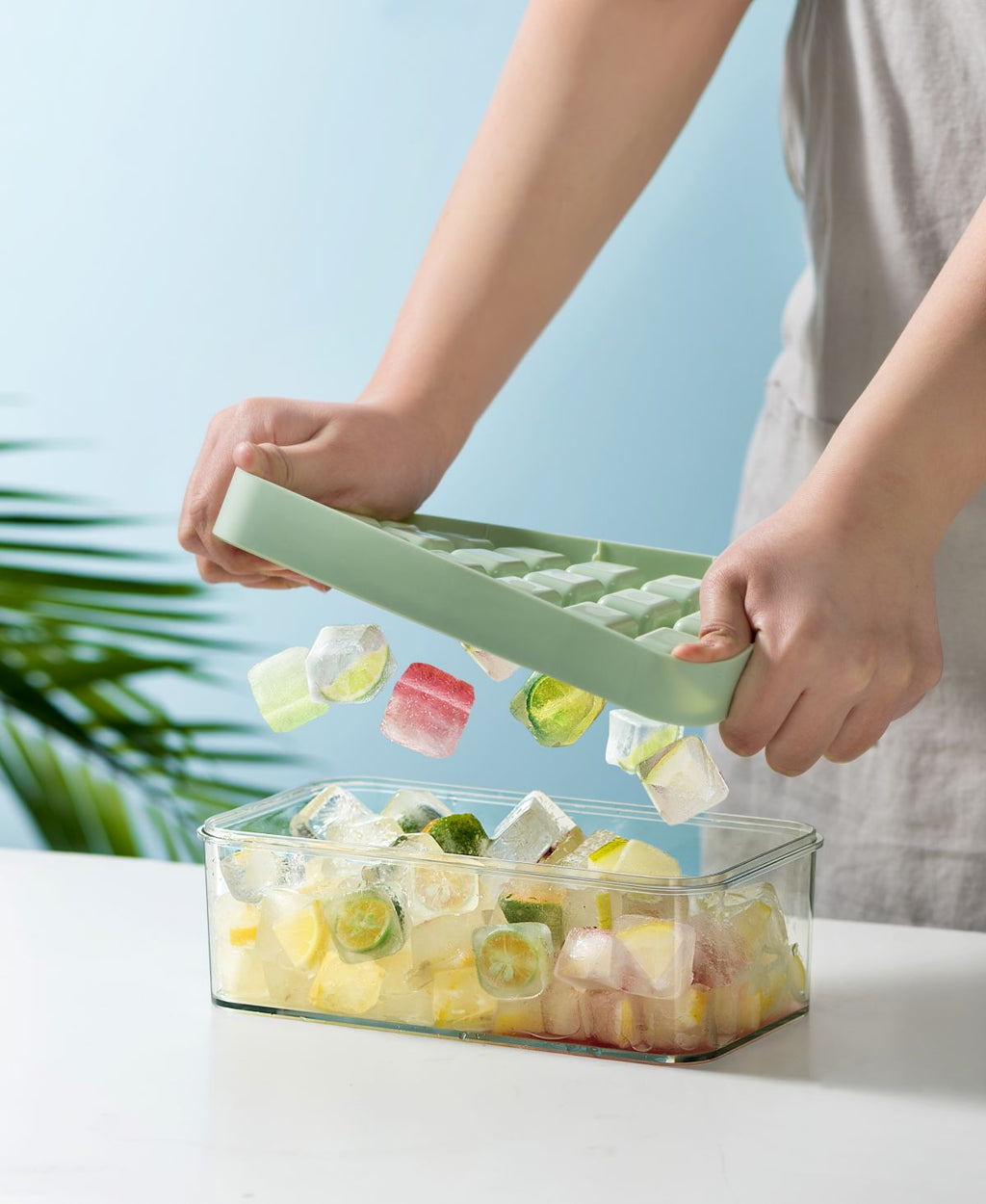 Pinmoo Silicone Ice Cube Tray with Storage Box – Green/Yellow