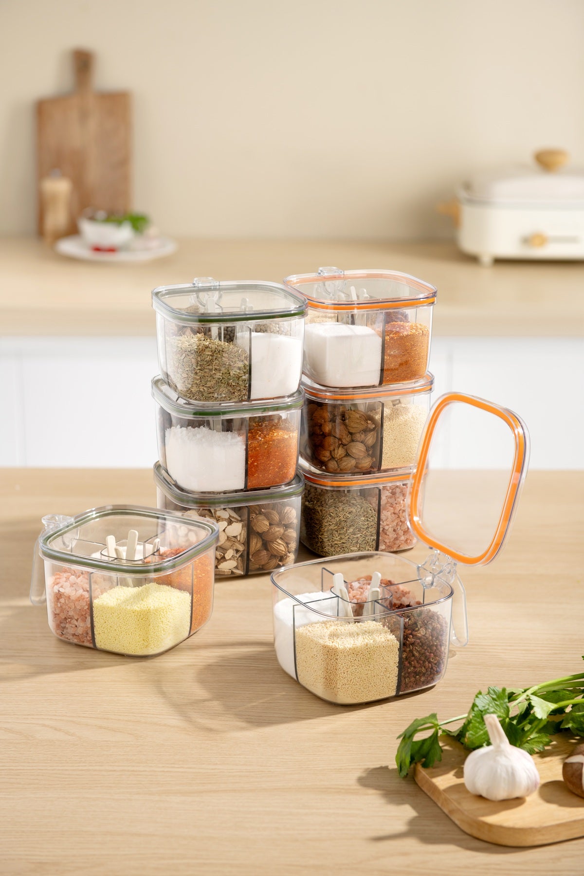 Pinmoo 4-in-1 Compartment Spice Container with Spoon