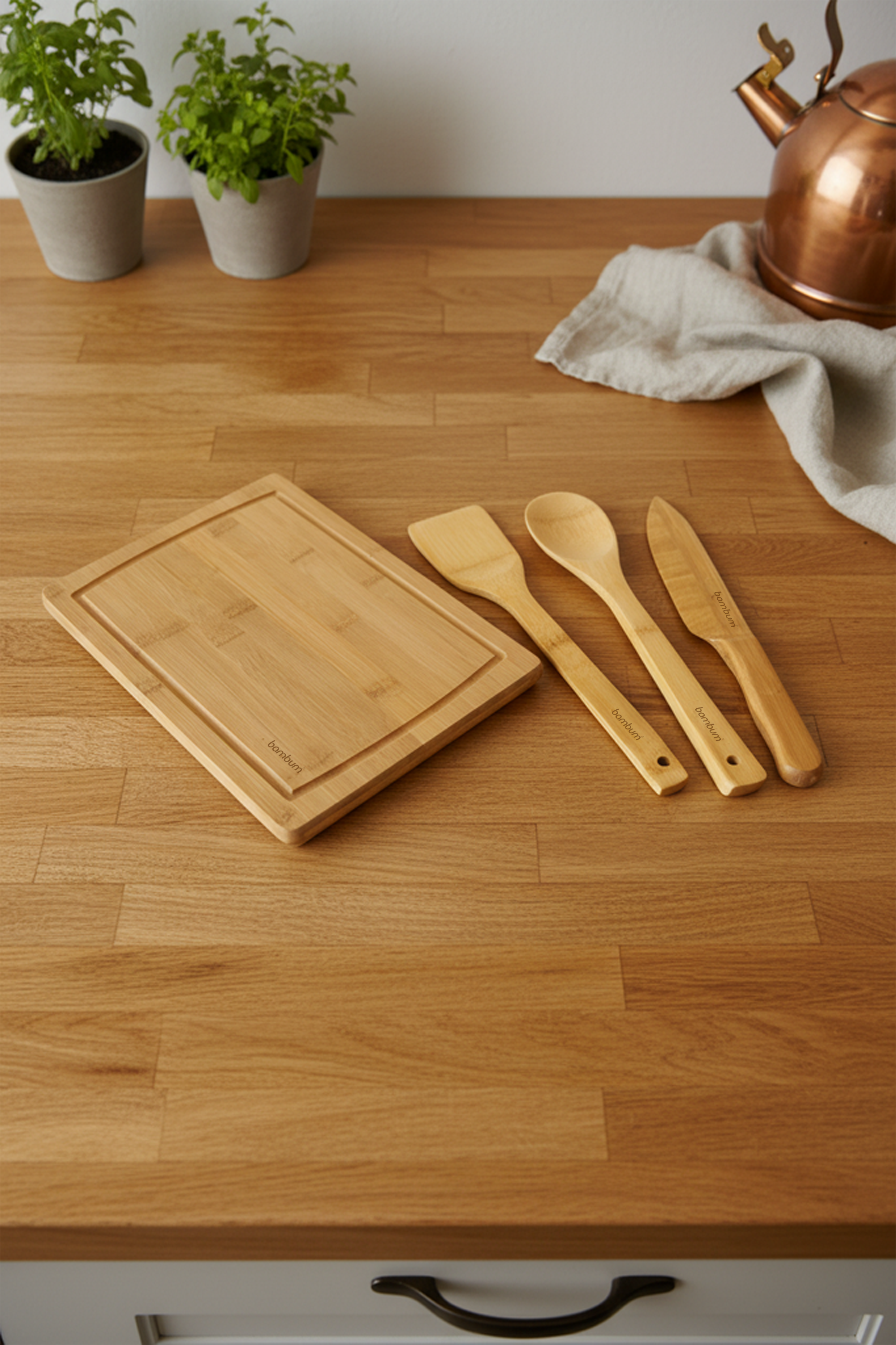 Tofu - Cutting Board with Utensils