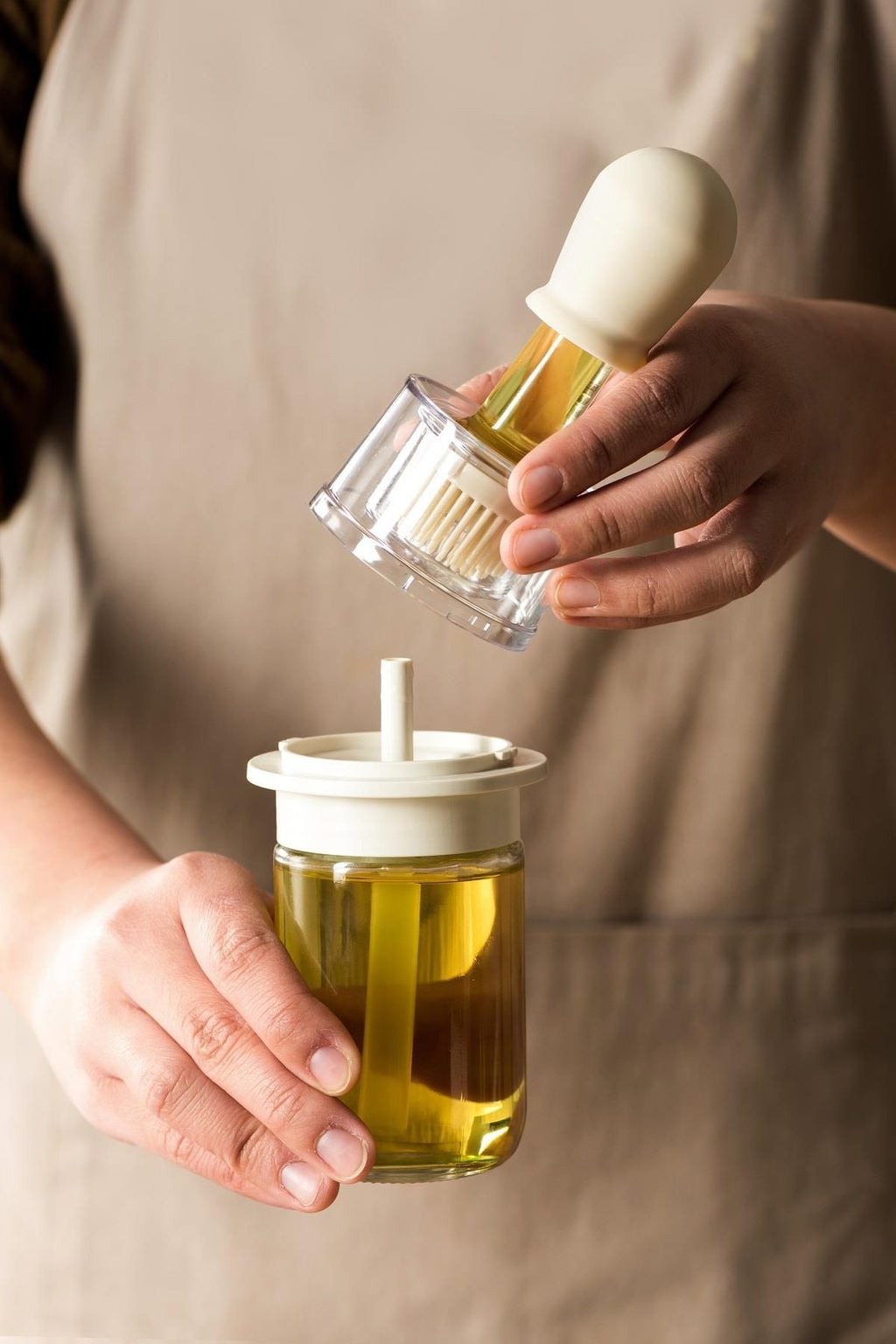 Pinmoo PraChic Glass Oil Dispenser with Brush