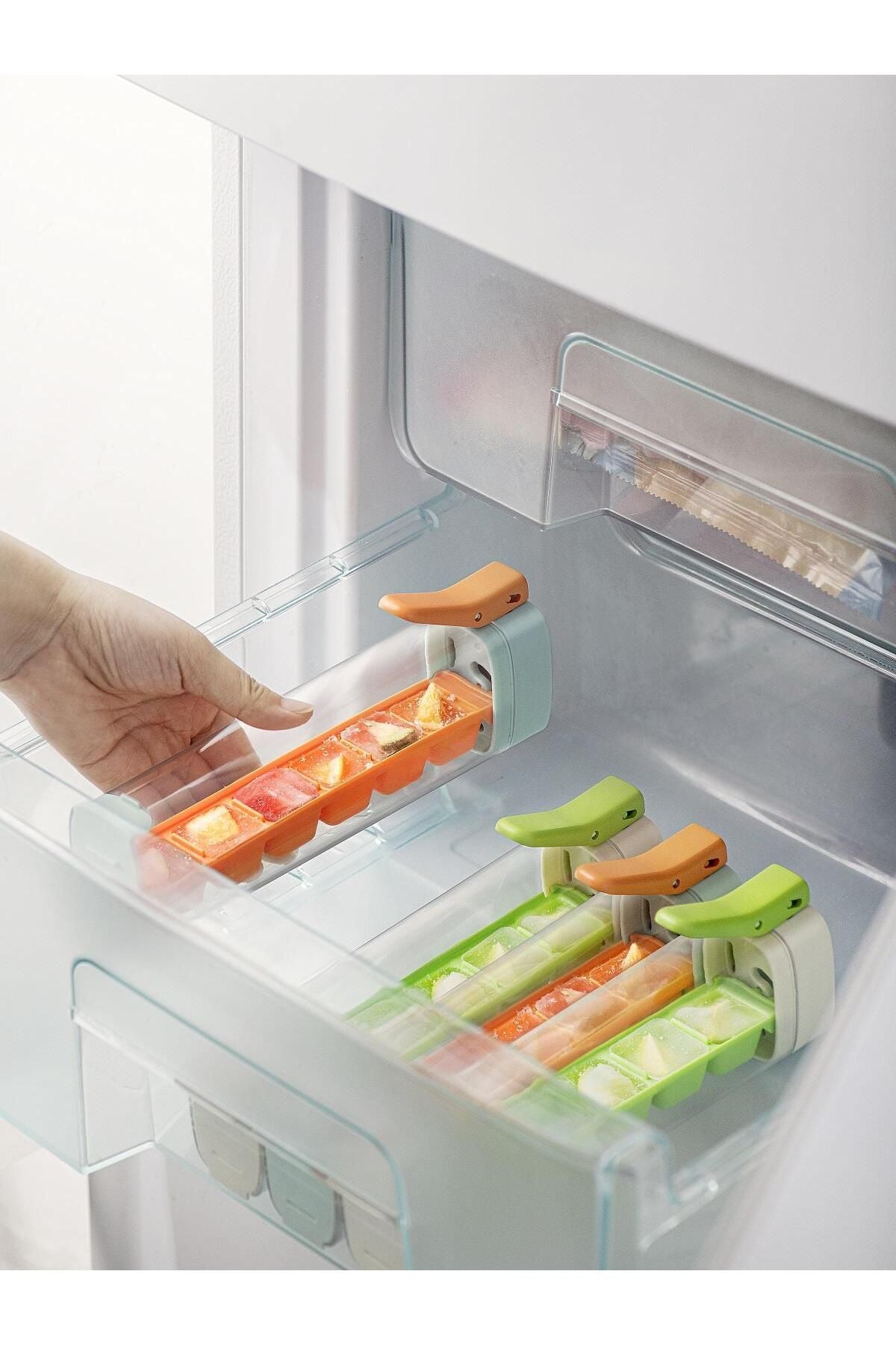 Pinmoo Prachic Easy Ice Cube Dispenser – Green